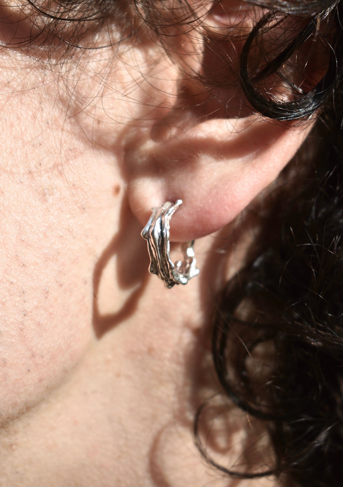 Silver hoop earrings • mini